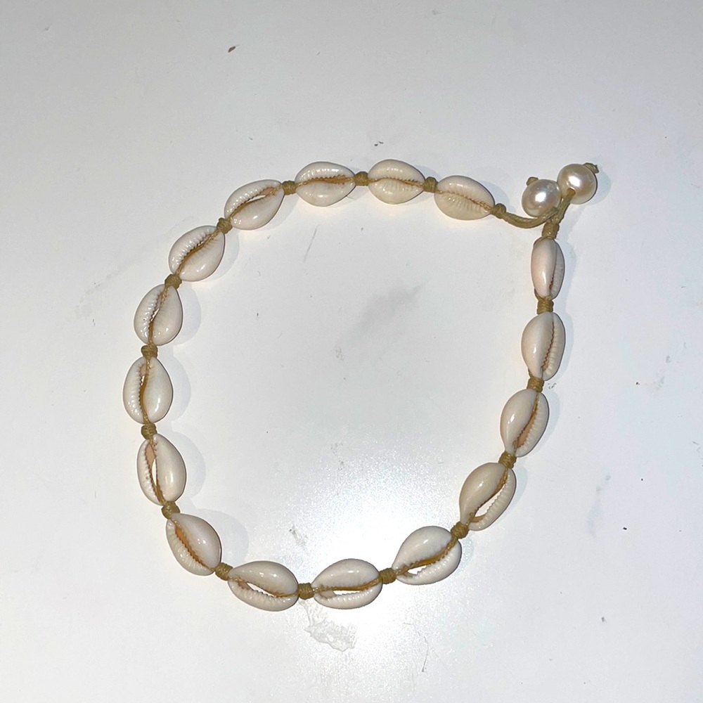 shell necklace